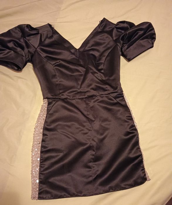 Rochie scurta cu dantele transparentă