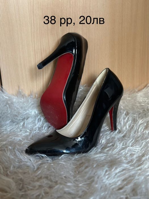 Черни боти на ток