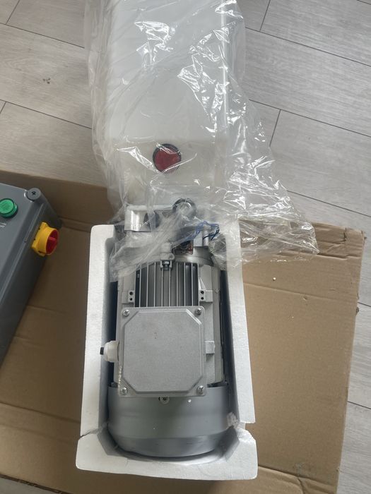 Motor elevator 380V cu panou