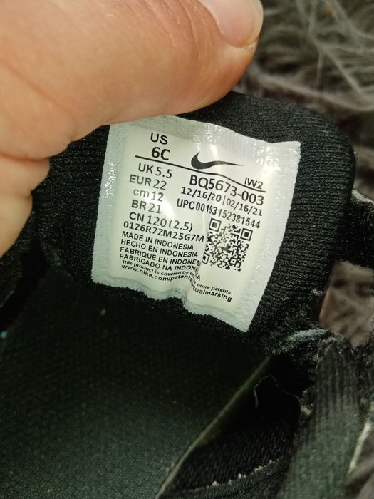 Vând Nike Revolution, cu talpă de spumă, ușor de întreținut