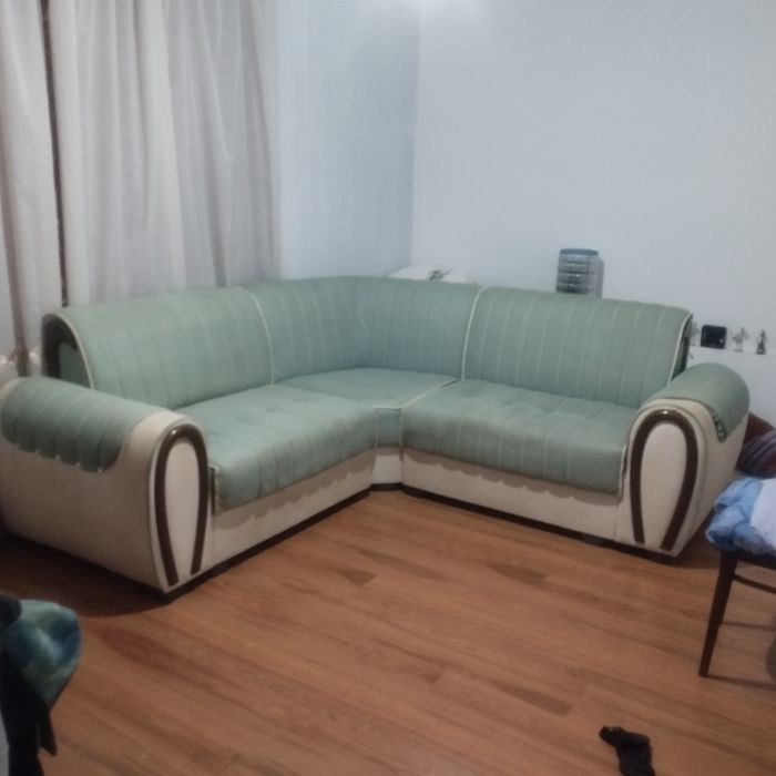 Продается  диван в хорошем состоянии