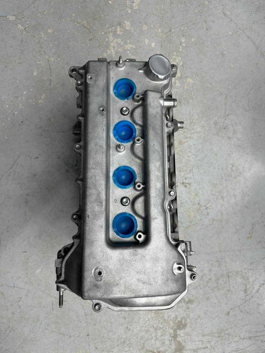 Двигатель 1ZZ-FE  1.8  corolla avencis каролла королла