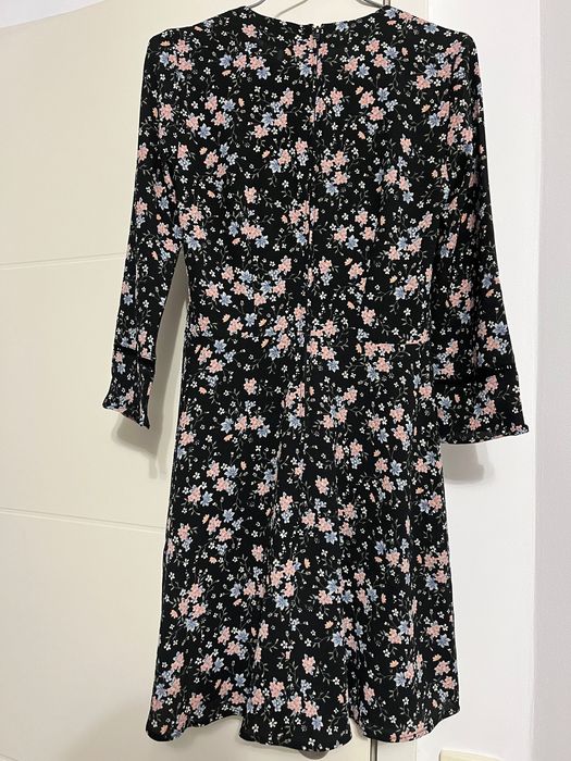 Rochie scurtă H&M din țesătură crep