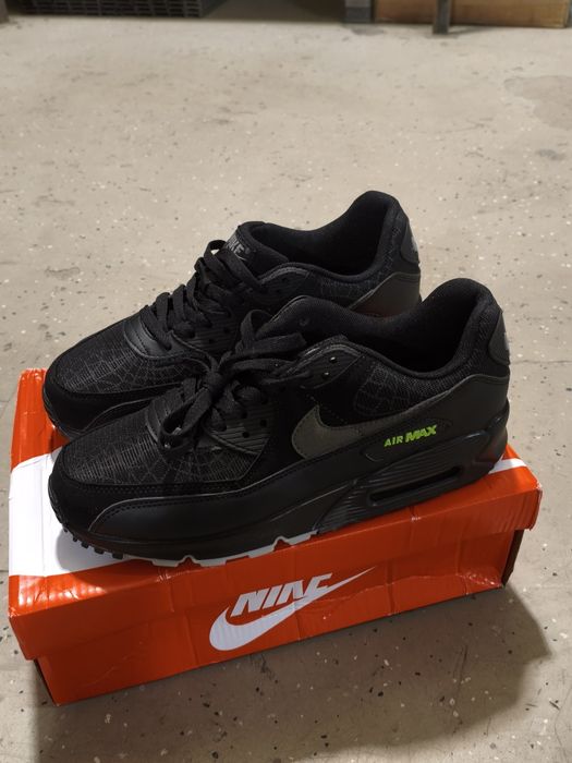 Продам кроссовки nike air max
