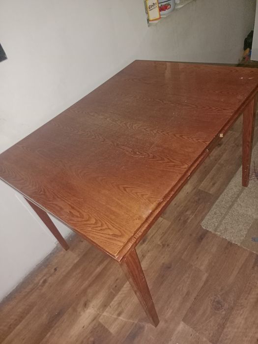 Продается стол раздвижной большой,