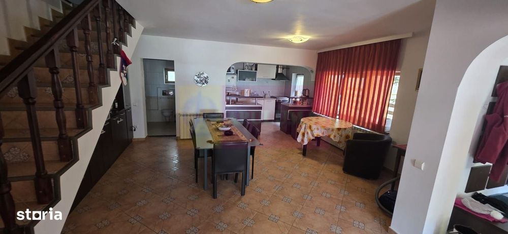 Vila duplex de vanzare cu 4 camere in Azuga