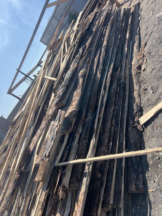 Дрова горбыль непилиные !  Бесплатно.