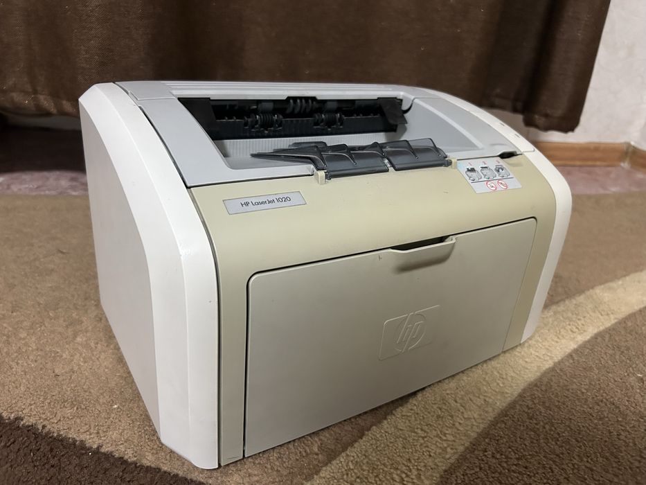 Продаётся принтер HP LaserJet 1020