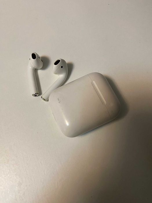 Продам Airpods 2 кейс (ОРИГИНАЛ)