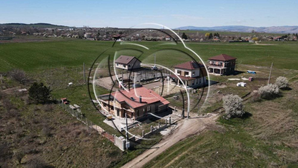 Урегулиран парцел до асфалтов път с. Пролеша