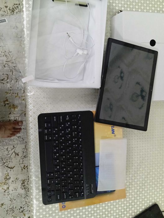 Планшет сотилади