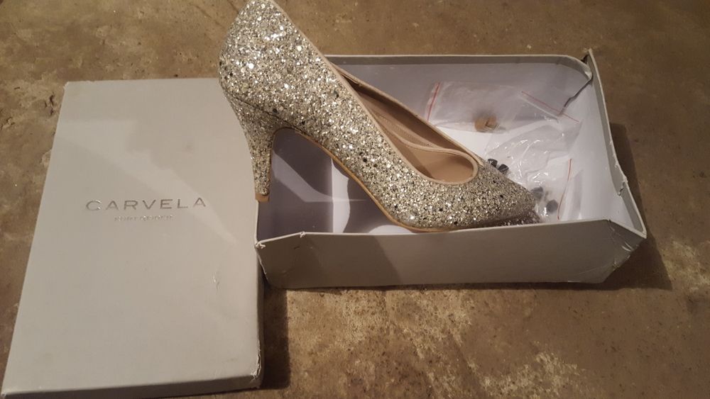 Pantofi glitter aurii CARVELA