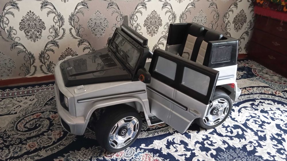 Bolalar mashinasi sotiladi.