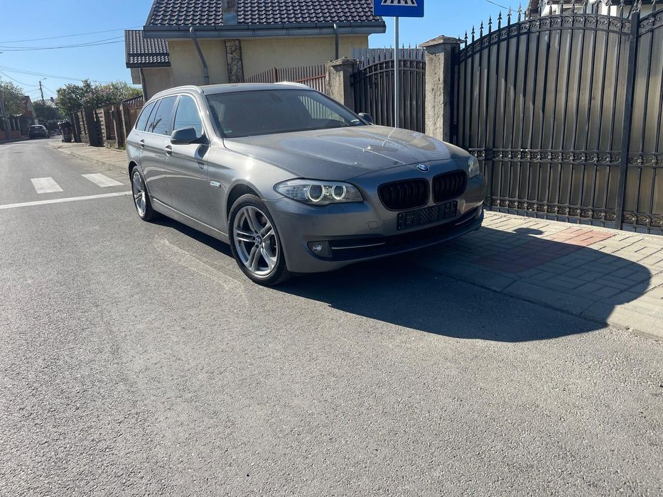 BMW Seria 5  F11 520d