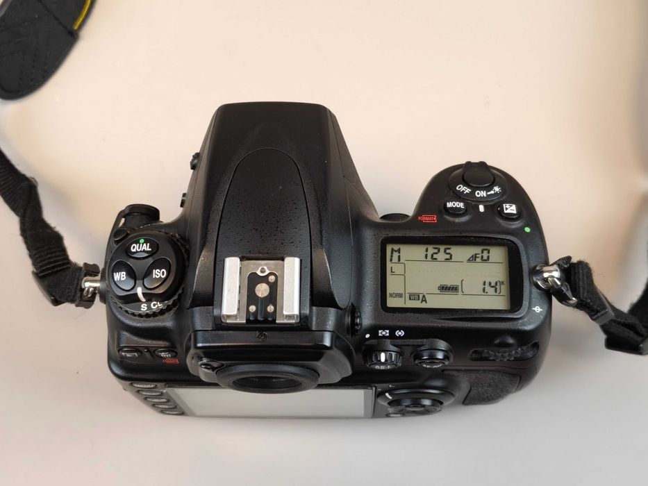 Nikon D700 Только корпус