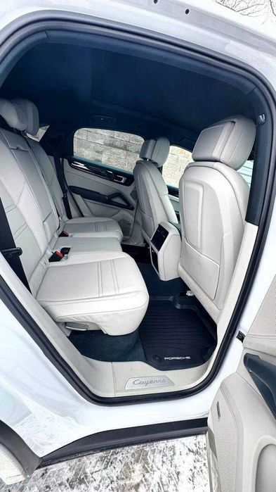 Porsche Cayenne E-Hybrid Coupe 2021