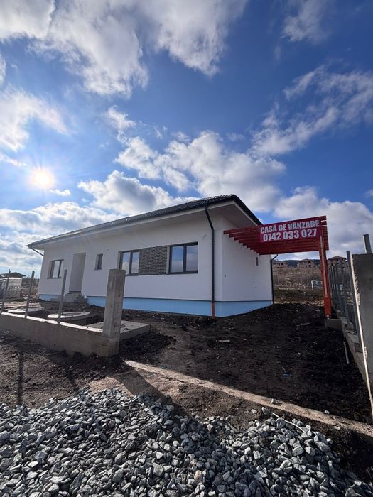 Persoana fizica vand casa unifamiliala Parter intrare Chinteni 170mp