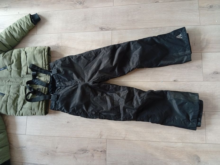 Продавам ски панталон и яке за дете