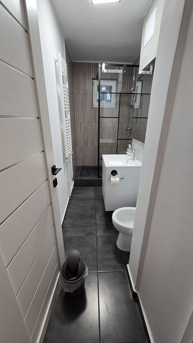 Vând apartament Km 4-5