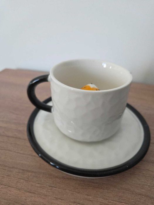 Ceasca cu farfurie cu pisica 3D