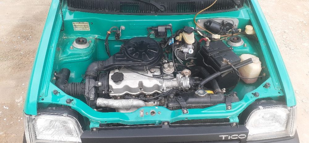 Salom moshina sotiladi xolati zo'r yili 2000 kelishamiz