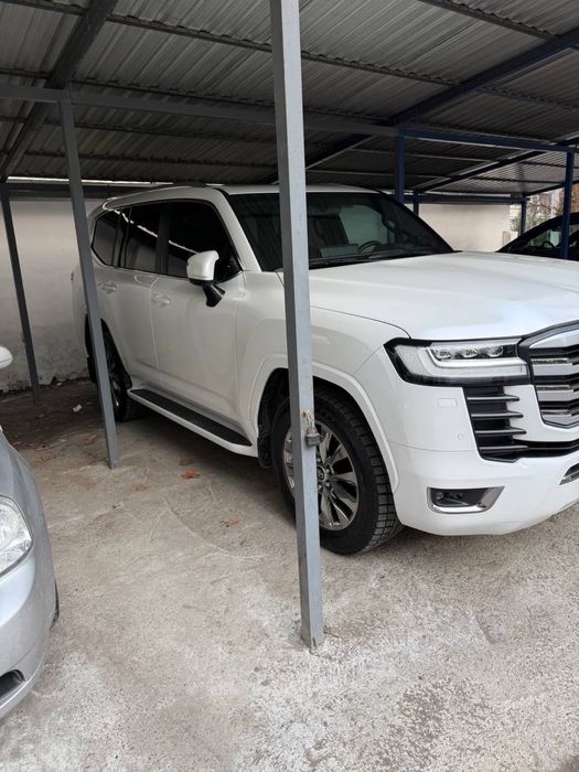 Продам свой Land Cruiser 300. Full официальная