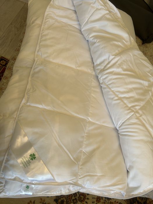 Двухспальное одеяло.