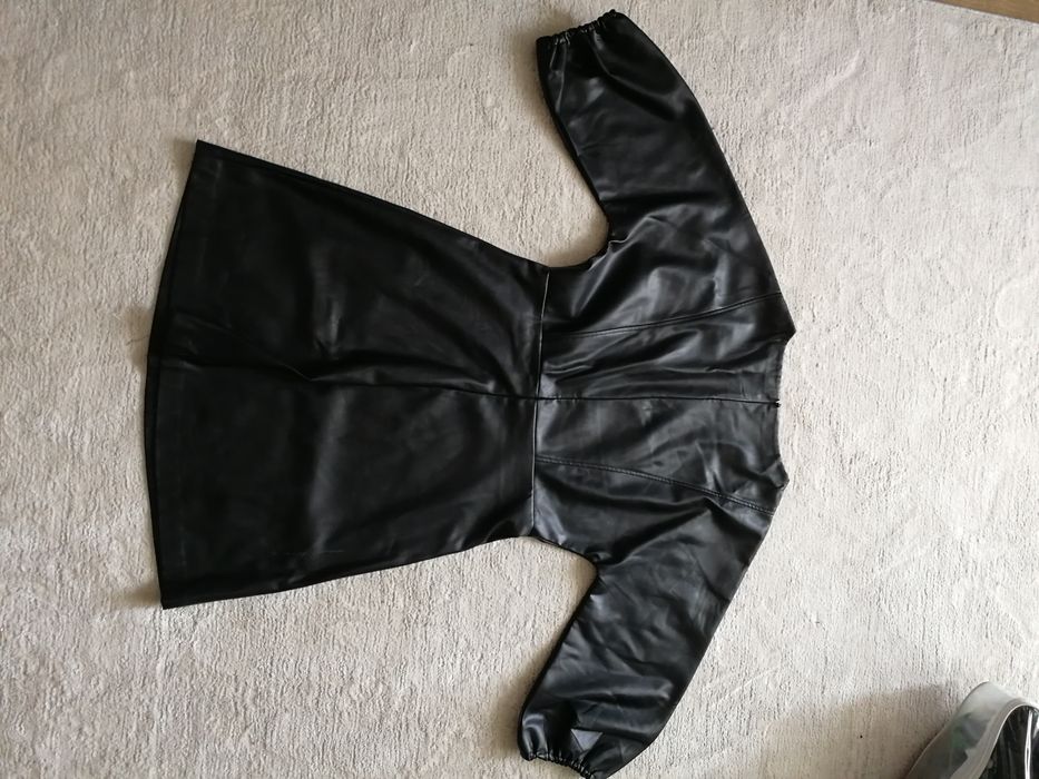 Коженое платье Mango