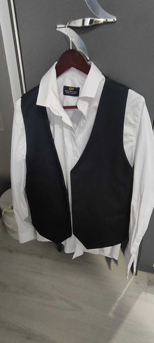 Мъжки официален костюм