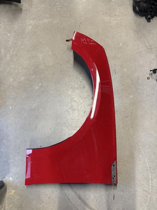 Audi A5 8W оригинален ляв калник