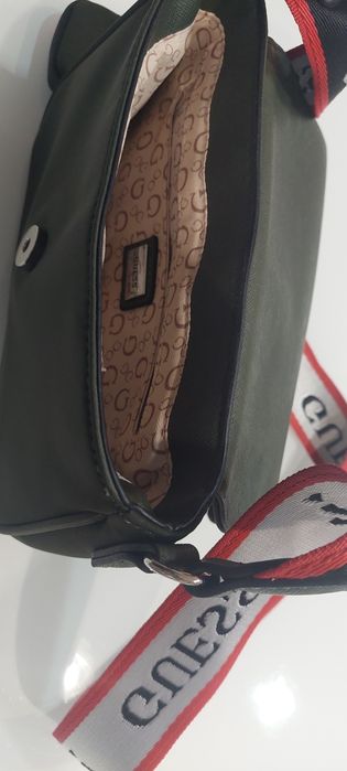 Дамска чанта Guess