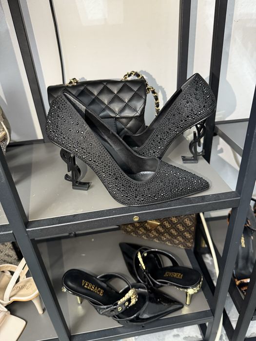 Pantofi sandale cu toc