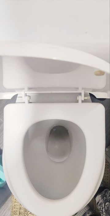 Унитаз полный комплект  идеальный состояние