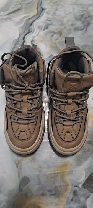 Продам осению обувь