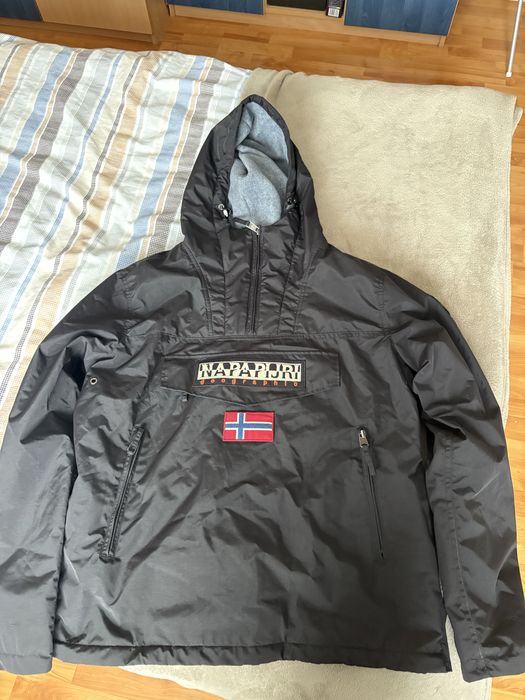 Черно яке Napapijri