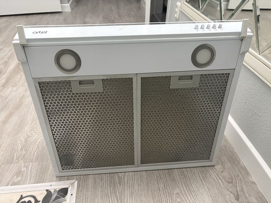 Продам вытяжку Artel