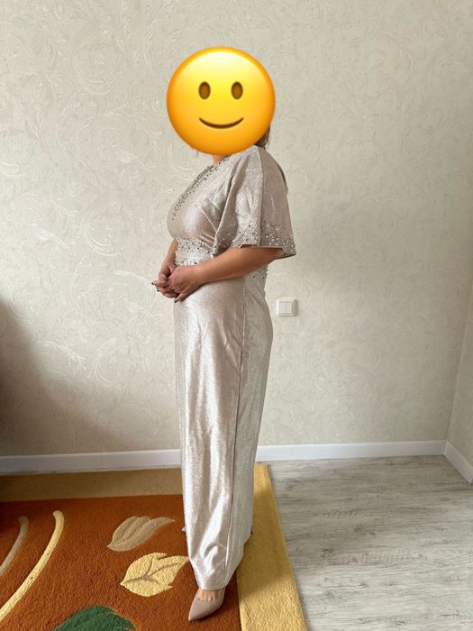 Платье отличное женское