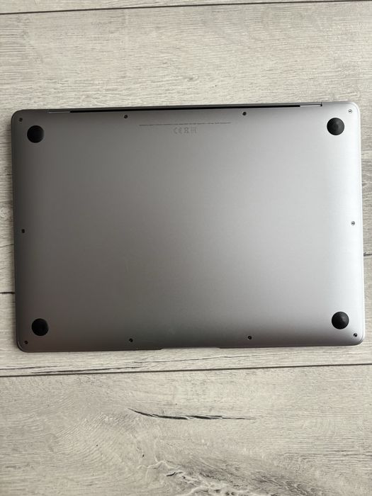 MacBook Air 13-inch model A1932