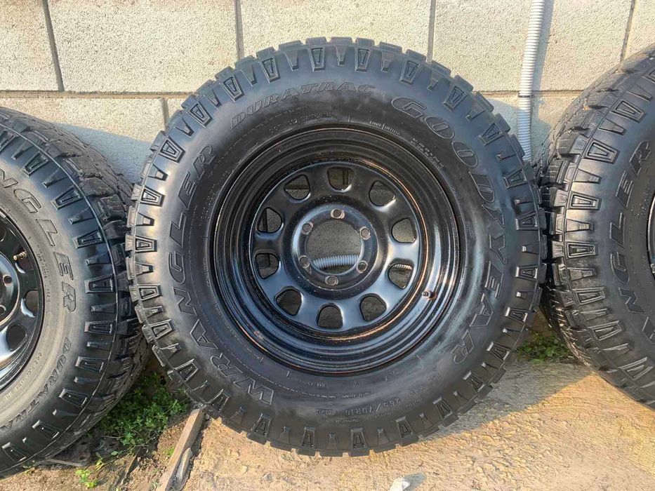 Гуми Wrangler 265/70/16 и джанти 8j 16” 6x139.7