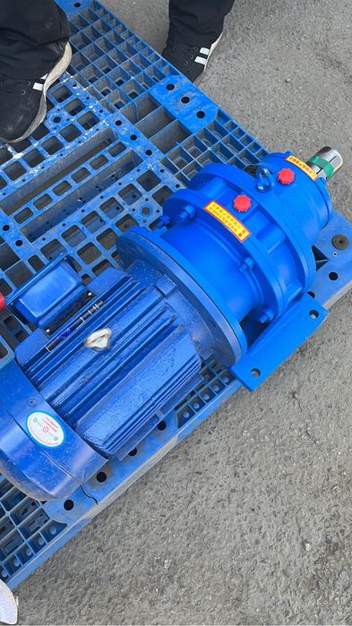 Мотор редуктор