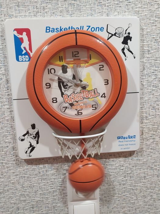 Продам часы настенные