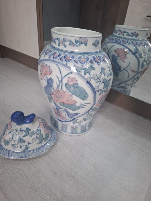 Порцеланова китайска ваза ръчна изработка