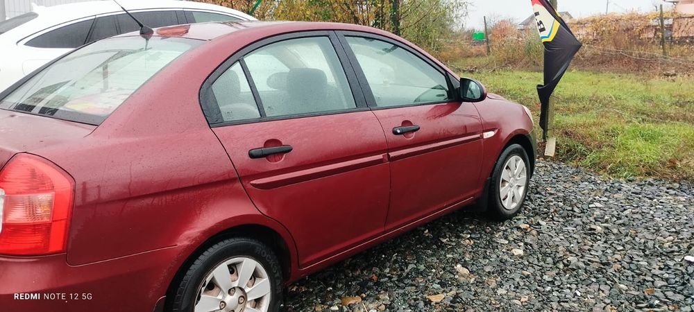 Vând Hyundai Accent  3