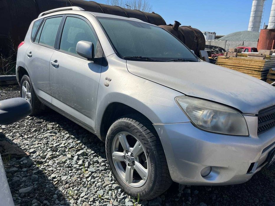 Vand Toyota Rav 4 motor defect