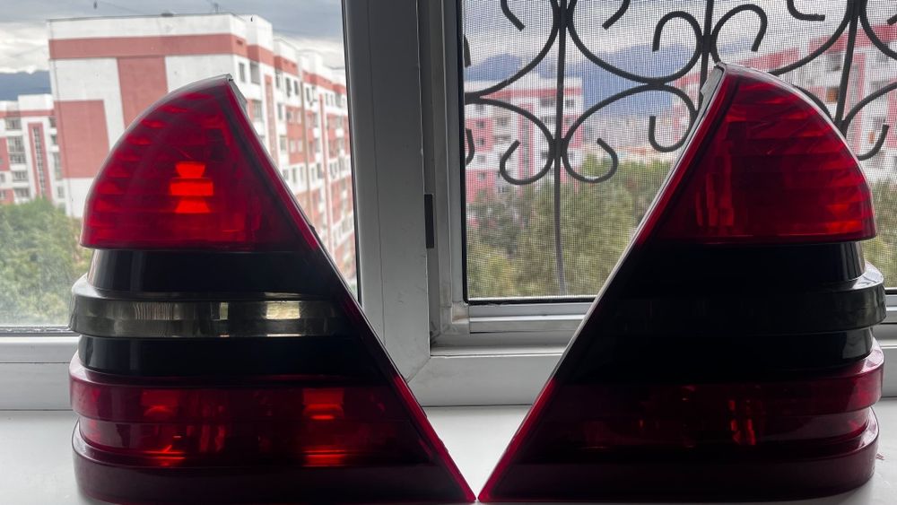 Задняя фара w202 рест