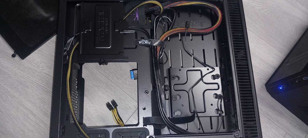 Carcasa Fractal Design Define Nano S + sursa FSP HyperM 500W Modulara