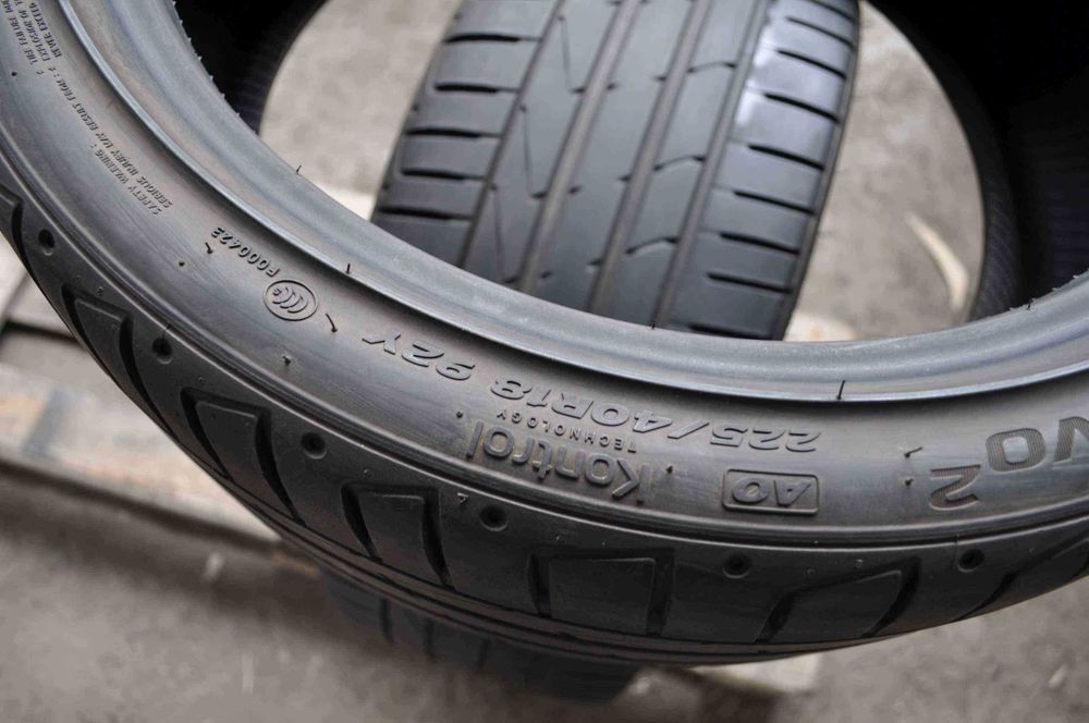 SET 2 Anvelope Vara 225/40 R18 HANKOOK Ventus S1 Evo2 92Y