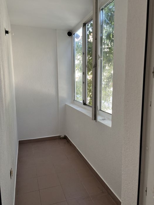 Дава се под наем Тристаен апартамент в Бургас, Център - 85 кв.м за 765 € - Снимка #5