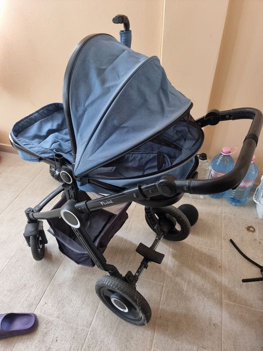 Carucior pixini arata foarte bine