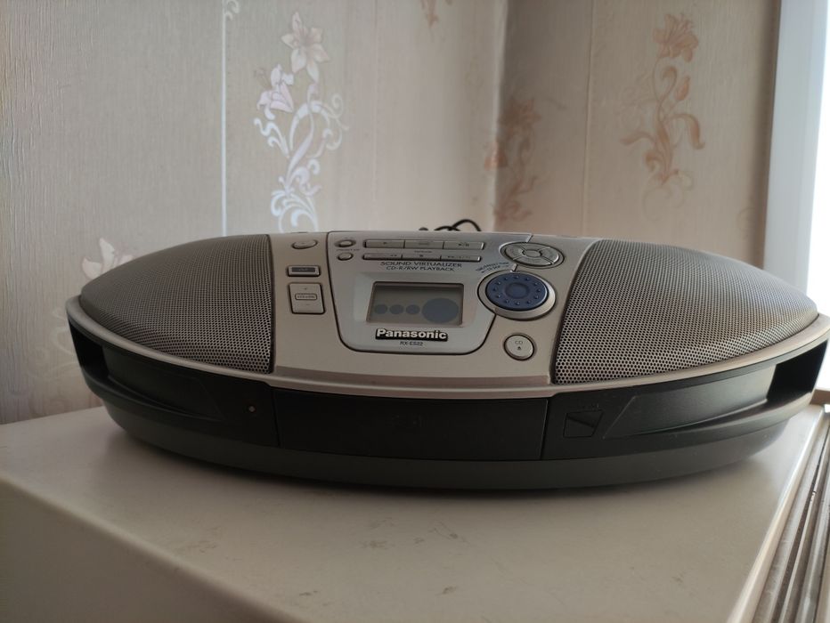 Продам стерео магнитолу